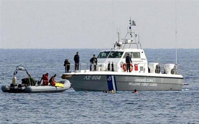 Βύθιση ταχύπλοου σκάφους στις Σπέτσες - Σώοι οι δύο επιβαίνοντες - Media