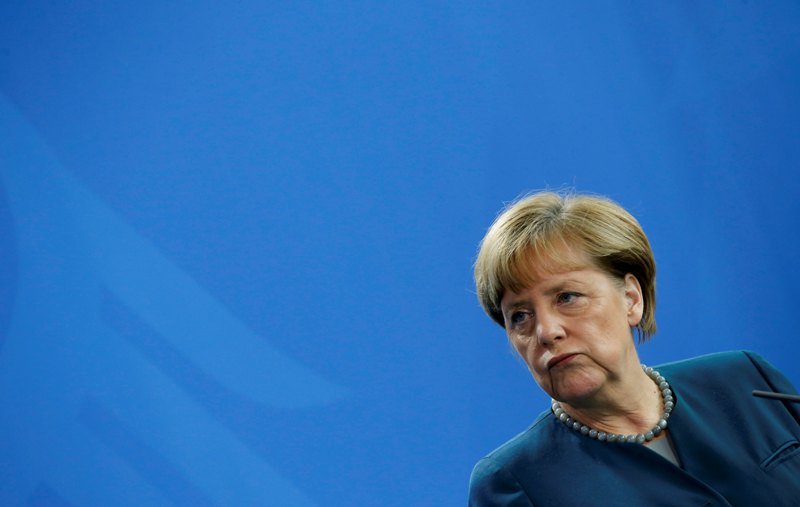 Χάνει (κι άλλο) έδαφος η Μέρκελ... - Media