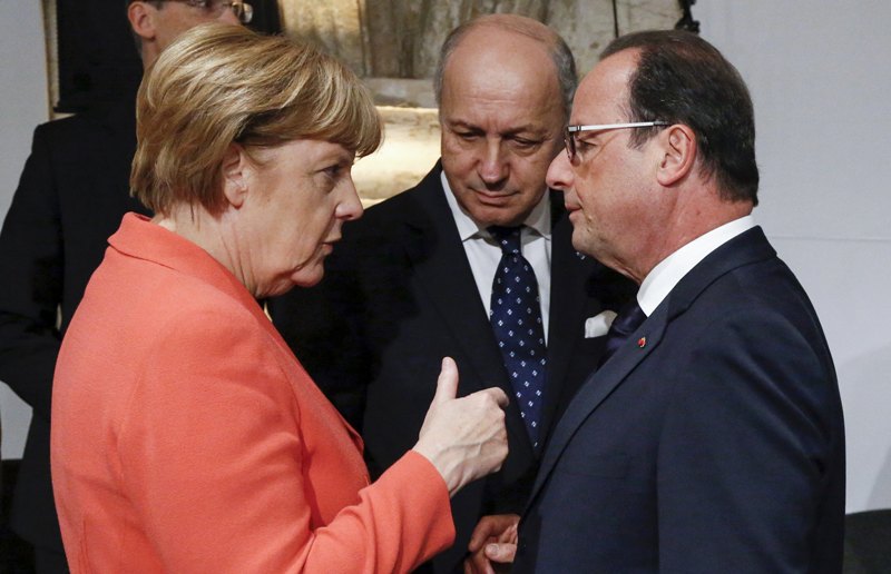 Στο Παρίσι την Τετάρτη η Μέρκελ-Συνάντηση με Ολάντ για «Ισλαμικό Κράτος» και προσφυγικό - Media