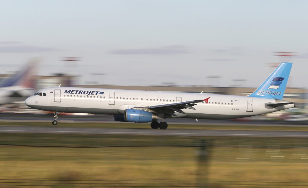 «Κανένα τεχνικό πρόβλημα στο αεροπλάνο της Metrojet», λέει η Airbus - Media