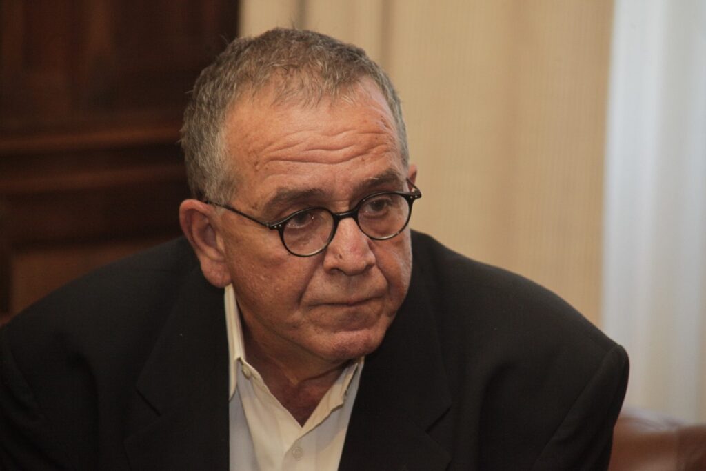 Μουζάλας: Πρέπει να ενταθούν οι έλεγχοι και τα μέτρα ασφαλείας και να μην ενοχοποιηθούν οι πρόσφυγες (Video) - Media