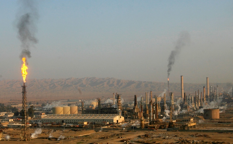 ISIS ΑΕ: Η πετρελαιοβιομηχανία των τζιχαντιστών - Τα τεράστια κοιτάσματα, η εξόρυξη και τα δίκτυα διανομής - Media