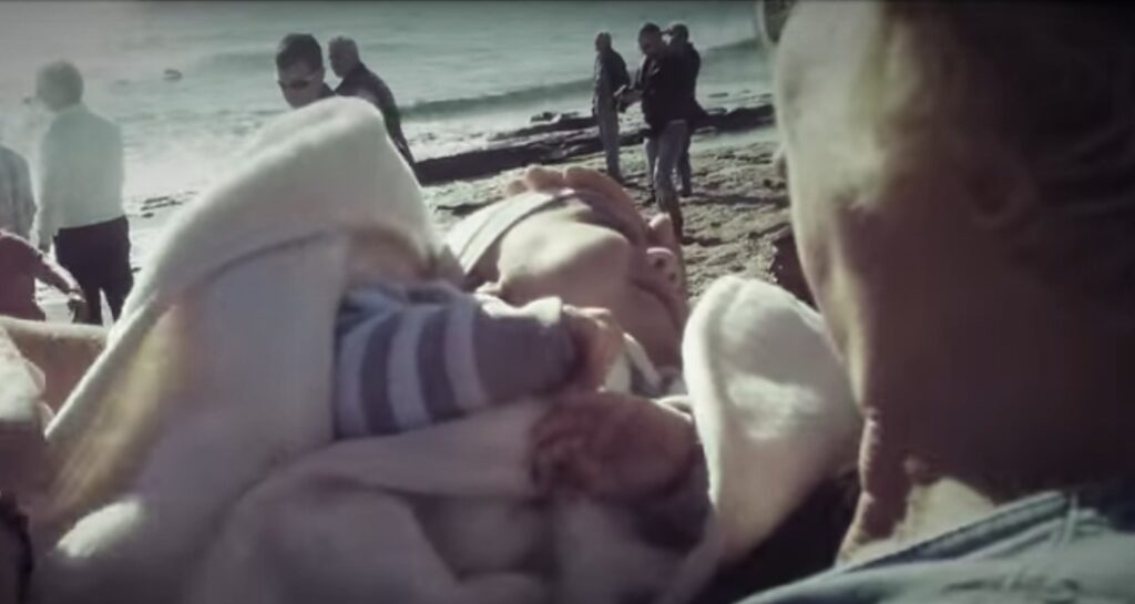 Η συγκλονιστική υποδοχή των προσφύγων στη Ρόδο (Video) - Media