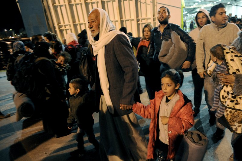 Κέντρα ελέγχου προσφύγων ακόμα και σε κράτη μη μέλη εξετάζει η ΕΕ - Media