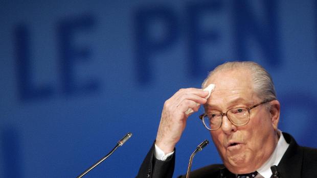 Έρευνα στο σπίτι και το γραφείο του Λεπέν για ξέπλυμα χρήματος - Media