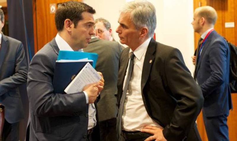 Ο Τσίπρας επικοινώνησε με Μέρκελ και Φάιμαν για το προσφυγικό - Media