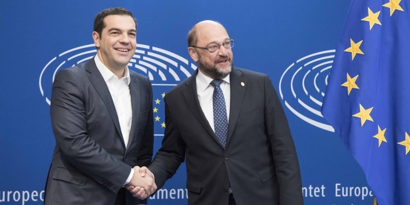 Παρουσία Τσίπρα και Σουλτς η πρώτη μετεγκατάσταση προσφύγων - Media