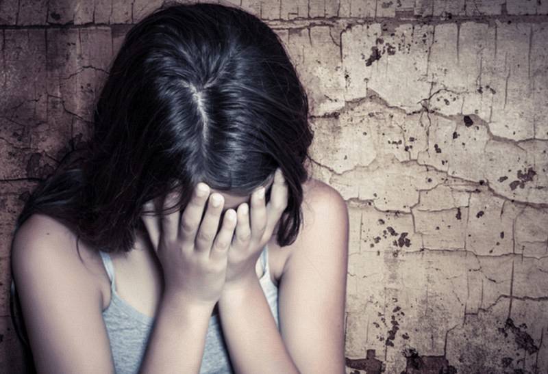 Σοκ στην Κύπρο: Παπούς βίαζε την 9χρονη εγγονή του μαζί με τον 13χρονο αδερφό της  - Media