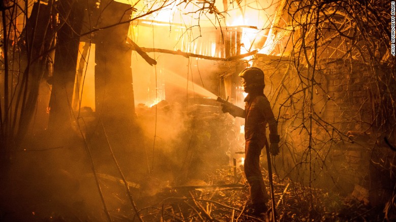 Οι πυροσβέστες αγωνίζονται για την κατάσβεση σχεδόν 120 πυρκαγιών στην Ισπανία! (Photos) - Media
