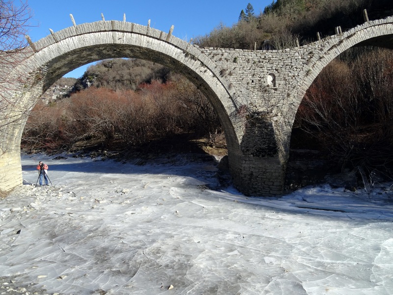 Πάγωσε ο Βίκος, στους -7 η θερμοκρασία στο Ζαγόρι - Απίστευτες φωτογραφίες! - Media