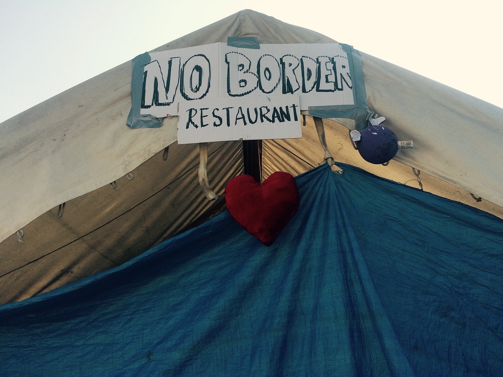 Μαγειρεύοντας με αλληλεγγύη – Μια κουζίνα χωρίς σύνορα για τους μετανάστες και τους πρόσφυγες (Photos) - Media