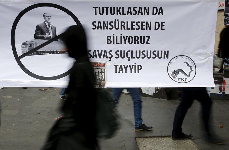 Μετά τις συλλήψεις η τουρκική κυβέρνηση στέλνει το «ΣΔΟΕ» στη Cumhuriyet - Media