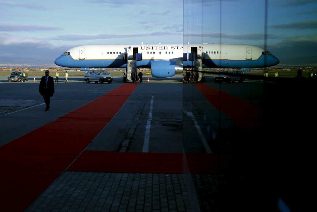 Ο Κέρι για επιθεώρηση στην Αθήνα - Media