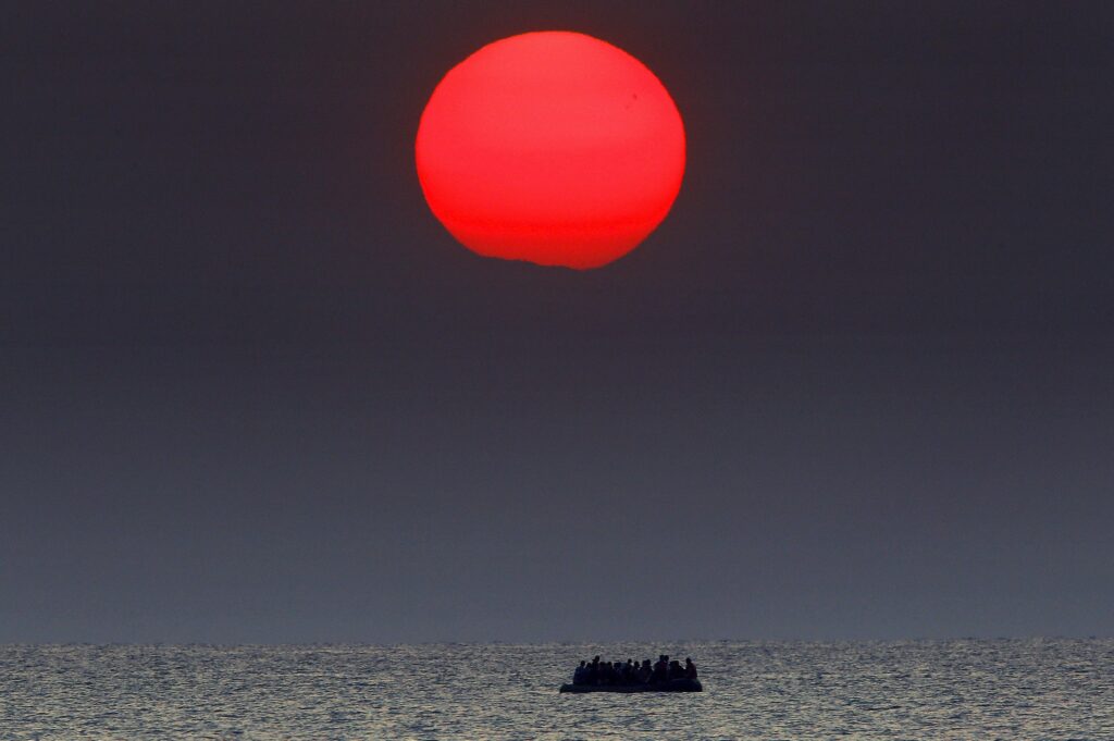 Και νέο τραγικό ναυάγιο στο Αιγαίο - 18 μετανάστες νεκροί - Media