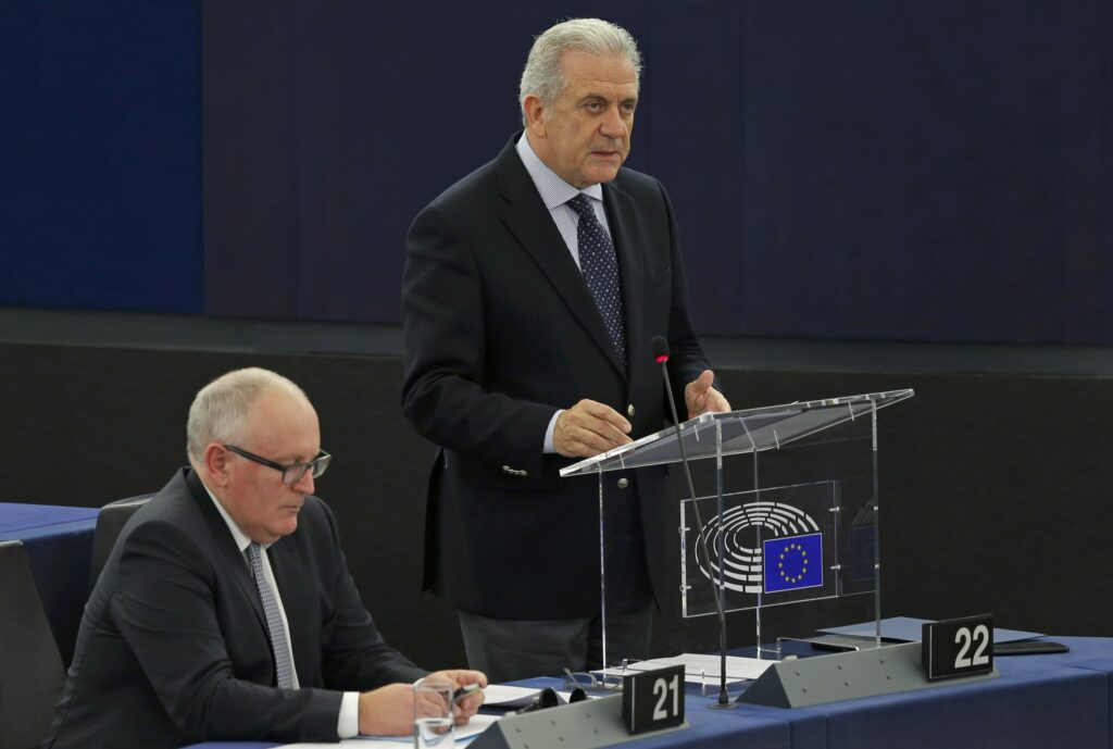 Αβραμόπουλος: Δεν θίγεται η κυριαρχία των κρατών από το νέο οργανισμό Ευρωπαϊκής Συνοριοφυλακής - Media