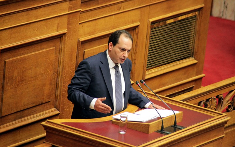 Σπίρτζης: Είμαστε περήφανοι για την διαπραγμάτευση – Υπογράψαμε με «πόνο ψυχής» για τα αεροδρόμια - Media