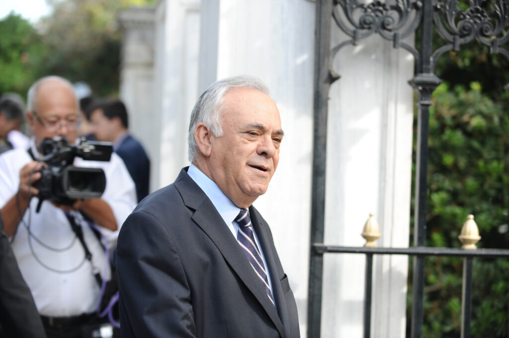 Έκθεση από τους τραπεζίτες για την πορεία του χρηματοπιστωτικού συστήματος ζητά ο Δραγασάκης - Media