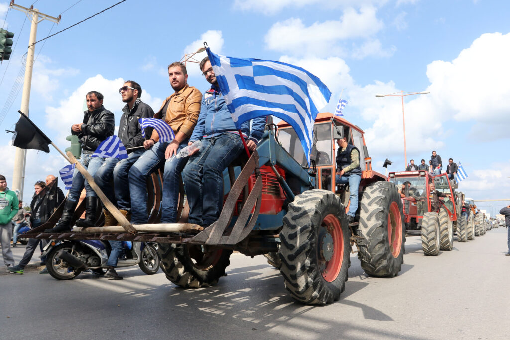 Μπλόκα σε όλη τη χώρα ετοιμάζουν οι αγρότες από το νέο έτος - Media