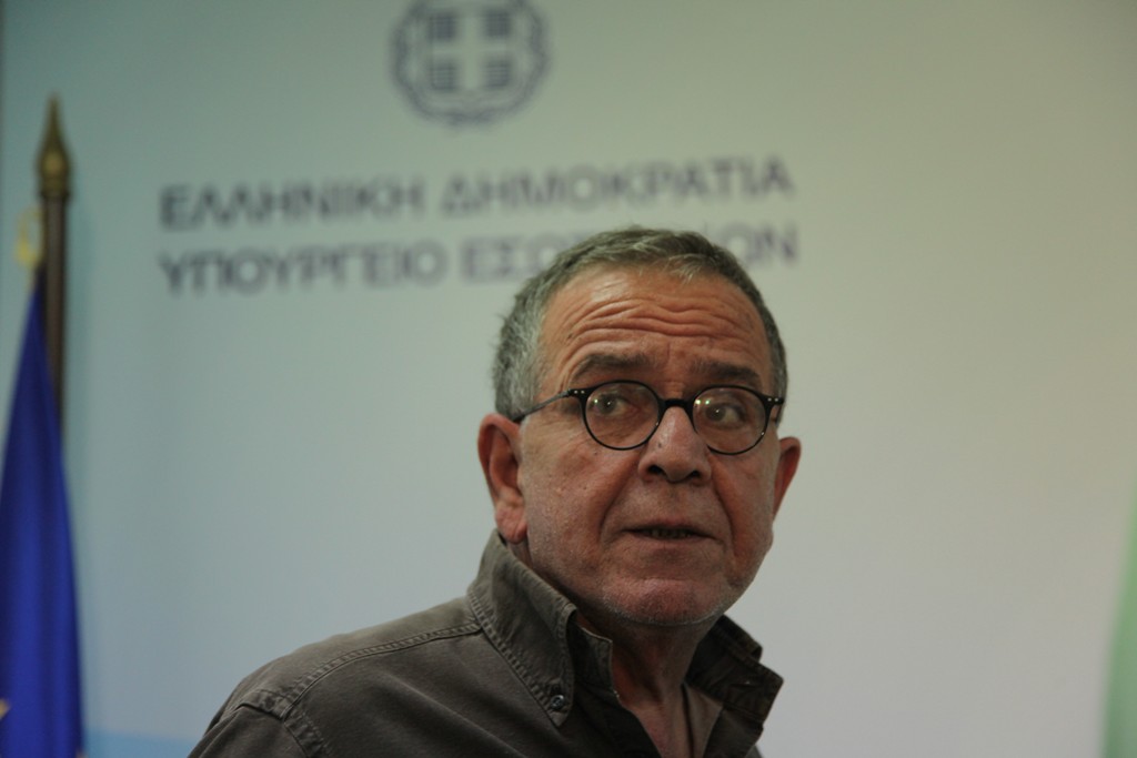 Μουζάλας: Οι πρόσφυγες που εγκλωβίστηκαν στην Ειδομένη θα επιστρέψουν στην Αθήνα - Media