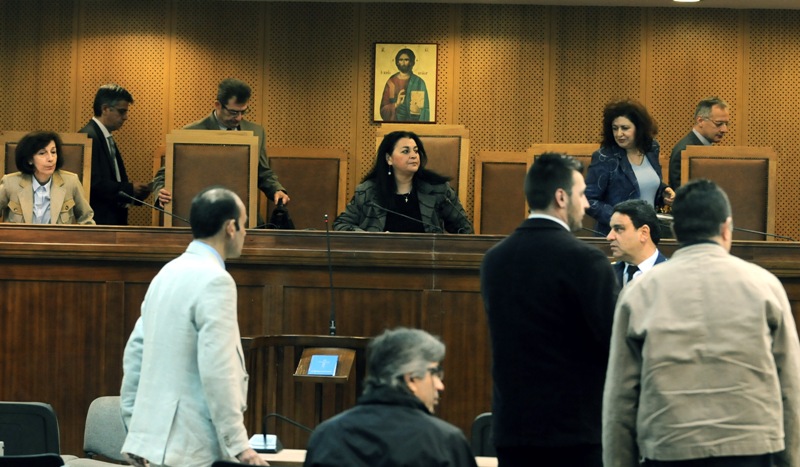Μάρτυρας στη δίκη της Χρυσής Αυγής: Οργανωμένη η επίθεση στον Φύσσα - Media