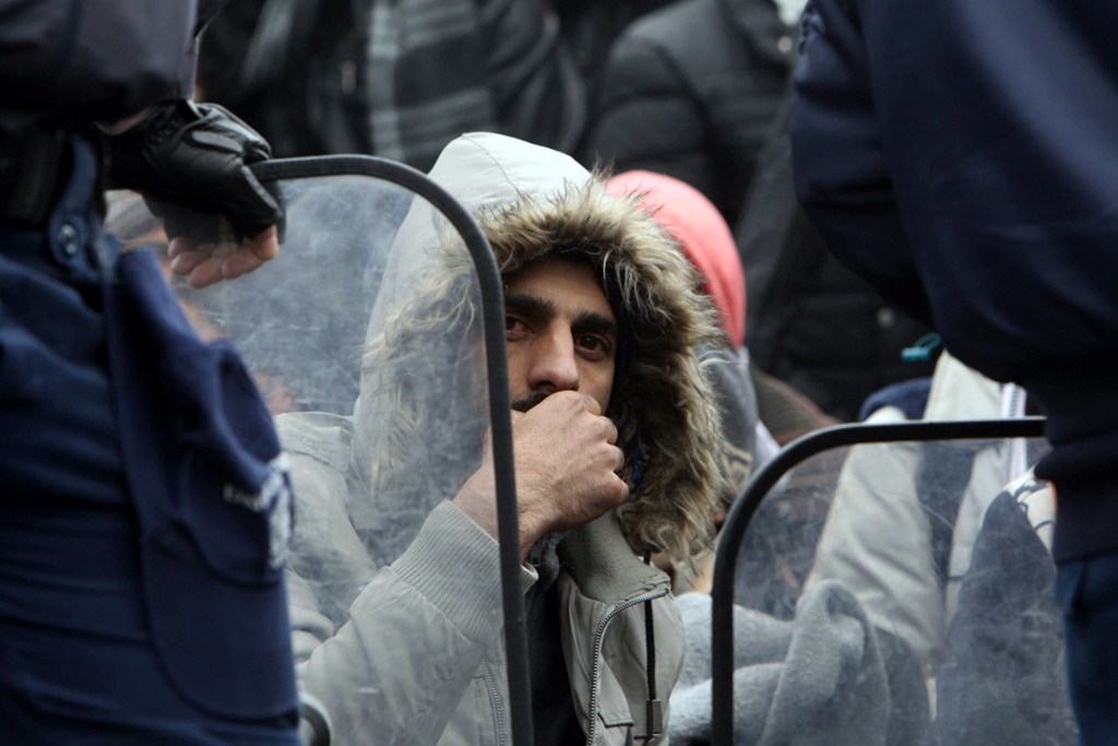 Ανοιχτή η Ειδομένη- Τραυματίες από την έφοδο της αστυνομίας - Ζημιές 1,2 εκ. ευρώ (Photos) - Media