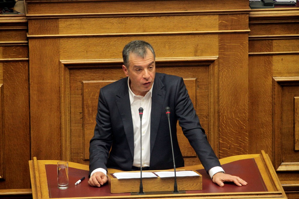 Θεοδωράκης: Το νομοσχέδιο εξαντλείται σε «ρουσφέτια και μπαλώματα» - Media