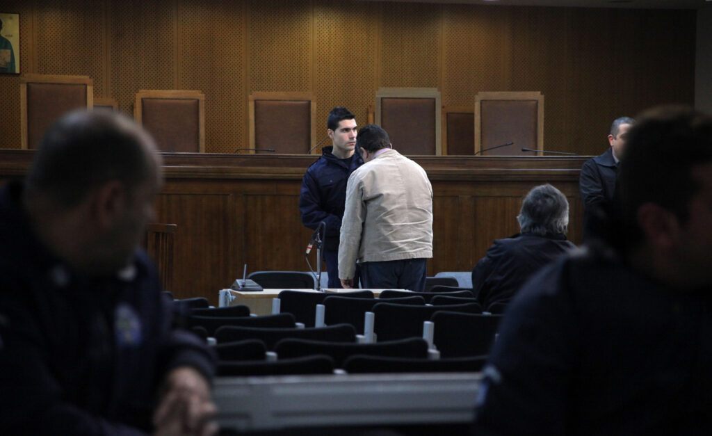 Ένταση μεταξύ των συνηγόρων στη δίκη της Χρυσής Αυγής – Για «τάγματα εφόδου» μίλησε μάρτυρας - Media