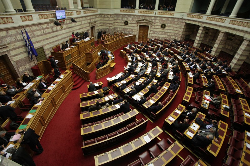 Με 153 «ναι» εγκρίθηκε το νομοσχέδιο με τα προαπαιτούμενα - Media