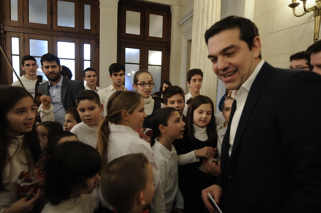 Τα πρωτοχρονιάτικα κάλαντα στους πολιτικούς αρχηγούς (Photos + Videos) - Media