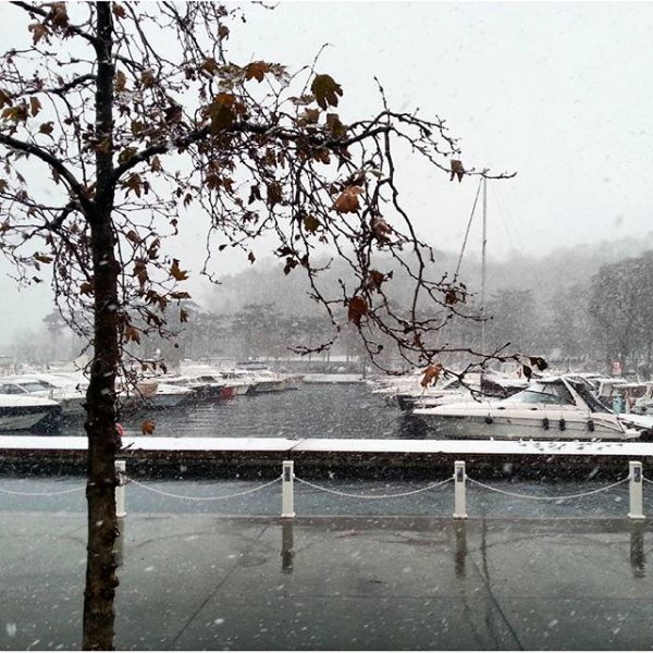 Υπό «λευκό» κλοιό η Κωνσταντινούπολη – Ματαιώθηκαν εκατοντάδες πτήσεις - Media