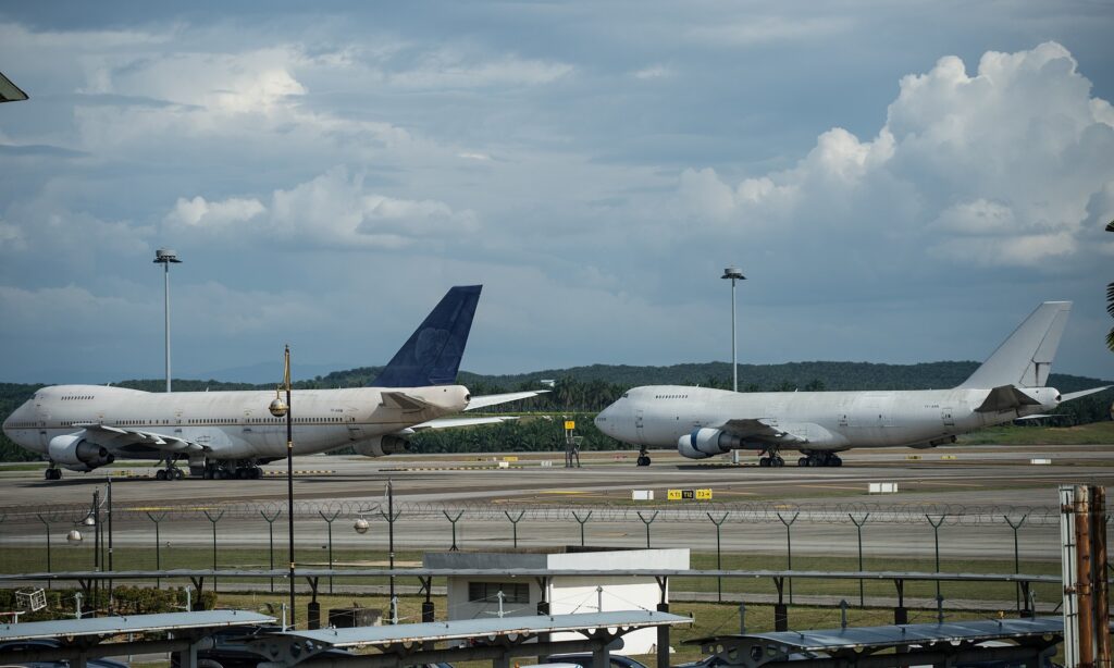 «Ξέχασαν» τρία Boeing-747 σε αεροδρόμιο της Μαλαισίας - Media