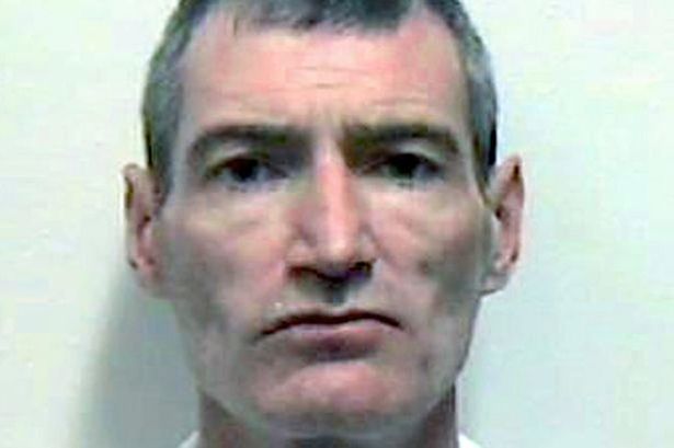 Ο βιαστής που έβγαλε 8 δόντια του θύματος του με πένσα και μετα την έβαλε να «ποζάρει» σε καθρέπτη (Photo) - Media