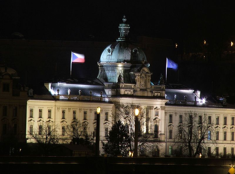 «Τα μαζεύουν» οι Τσέχοι: Καλούν τον Κοτζιά να επισκεφθεί την Πράγα, ζητούν την επιστροφή του Έλληνα πρέσβη - Media