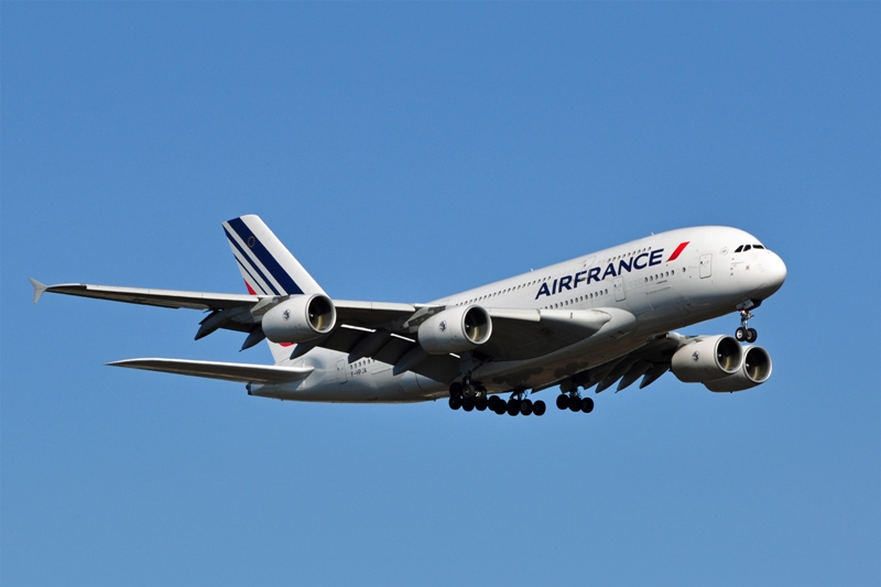 Πτήση της Air France άλλαξε πορεία έπειτα από ανώνυμη απειλή - Media