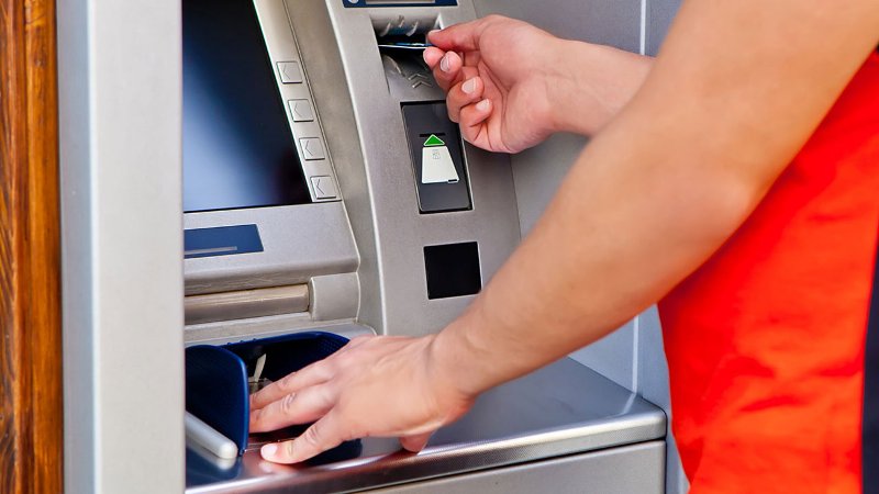 Προς χαλάρωση τα capital controls, με ανάληψη 840 ευρώ ανά 15ήμερο - Media