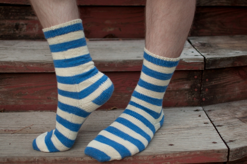 Ακούγεται τρελό αλλά μπορεί να αποδειχτεί σωτήριο: Κάλτσες παράγουν ρεύμα από... ούρα και στέλνουν μηνύματα! - Media
