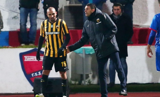 Έξαλλος ο Τζιμπούρ! Τα «έσπασε» μετά την αλλαγή του (Video) - Media