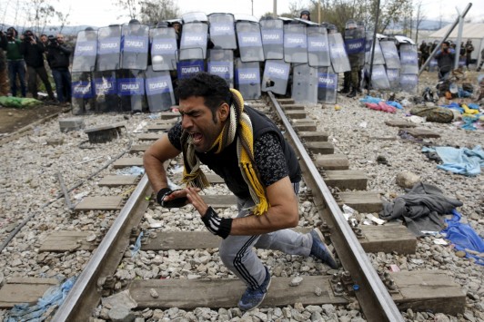 Ειδομένη: Προσαγωγές, τραυματισμοί και καταγγελίες για ξυλοδαρμό μεταναστών (Photos) - Media