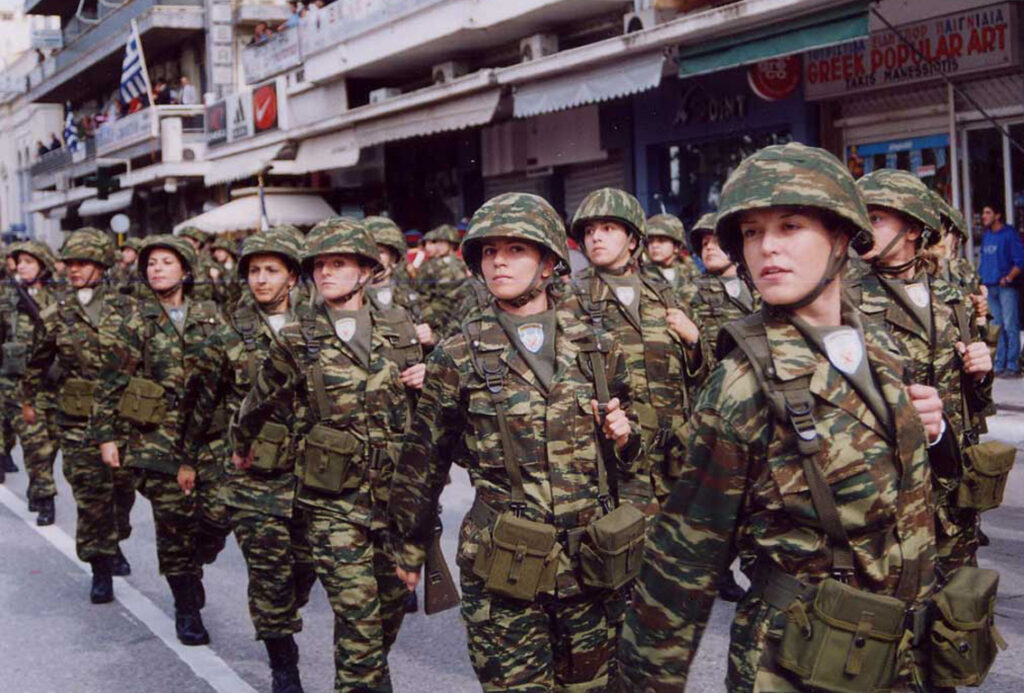 Γυναίκες στα χακί - Το σχέδιο Καμμένου για την ενίσχυση των Ενόπλων Δυνάμεων - Media