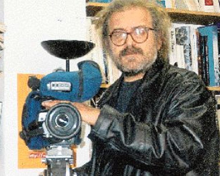 Πέθανε ο σκηνοθέτης Γιάννης Κασπίρης - Media