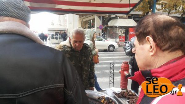 Επέστρεψε στο πόστο του ο καστανάς της Αριστοτέλους (Photos) - Media