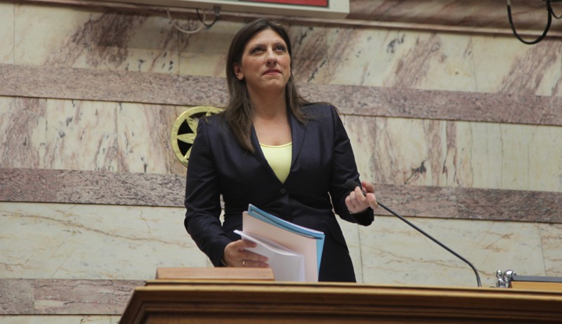 Και η Ζωή κατά Λαζόπουλου: Αυλικός, σαλτιμπάγκος και γελωτοποιός της εξουσίας (Photo) - Media