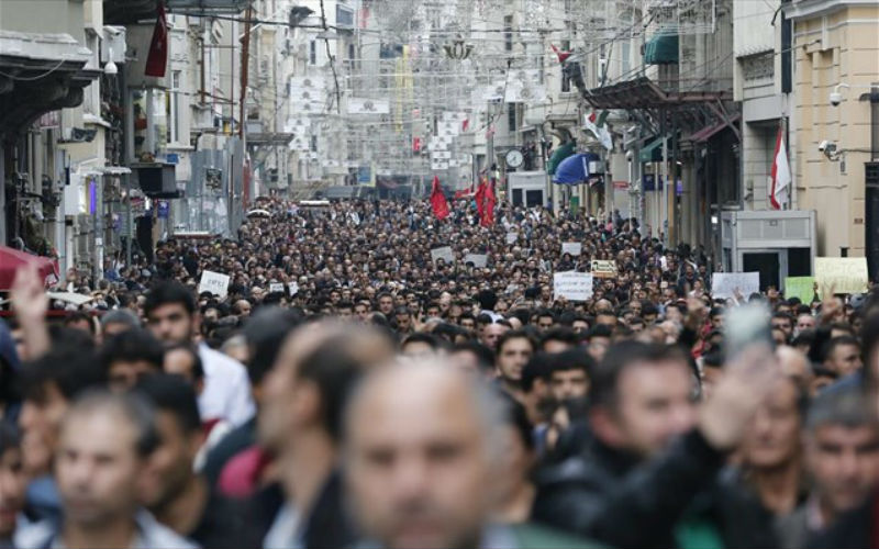 Κωνσταντινούπολη: Αυξήθηκαν οι νεκροί από την κατάρρευση της πολυκατοικίας  - Media
