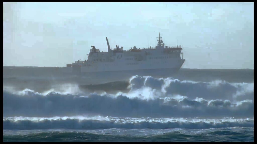 Η απίστευτη μάχη του ΕΓ/ΟΓ Hamnavoe με τα παγωμένα κύματα της Βόρειας Θάλασσας (Video) - Media