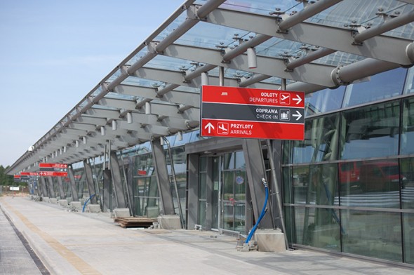 Εκκενώθηκε αεροδρόμιο στην Πολωνία - Media