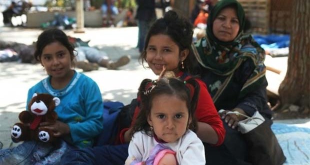 Χίλιες σκηνές και κουβέρτες για τους πρόσφυγες από τη Βρετανία - Media