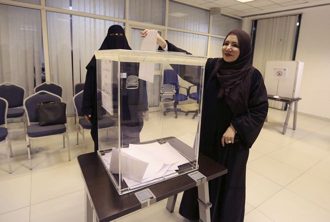 Στη Μέκκα εξελέγη η πρώτη γυναίκα στην ιστορία της Σαουδικής Αραβίας - Media