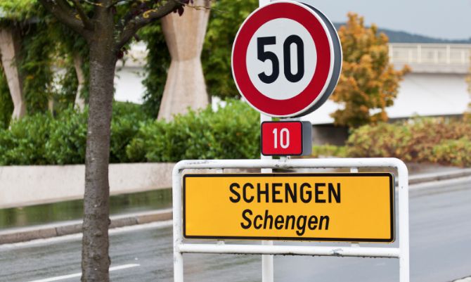 Και πάλι θέμα εξόδου της Ελλάδας από τη Σένγκεν βάζουν οι Γερμανοί - Media