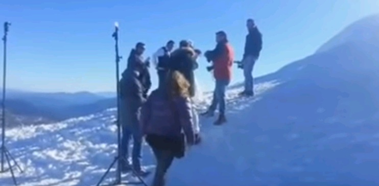 Φωτογραφίες γάμου ... σε χιονοδρομικό κέντρο (Video) - Media