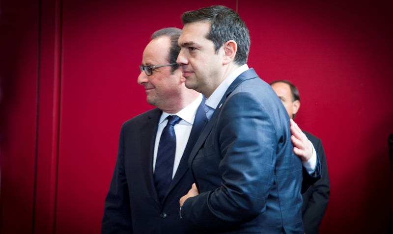 ΣΥΡΙΖΑ και ΠΑΣΟΚ… σκοτώνονται για τα «μάτια» του Ολάντ (Video) - Media